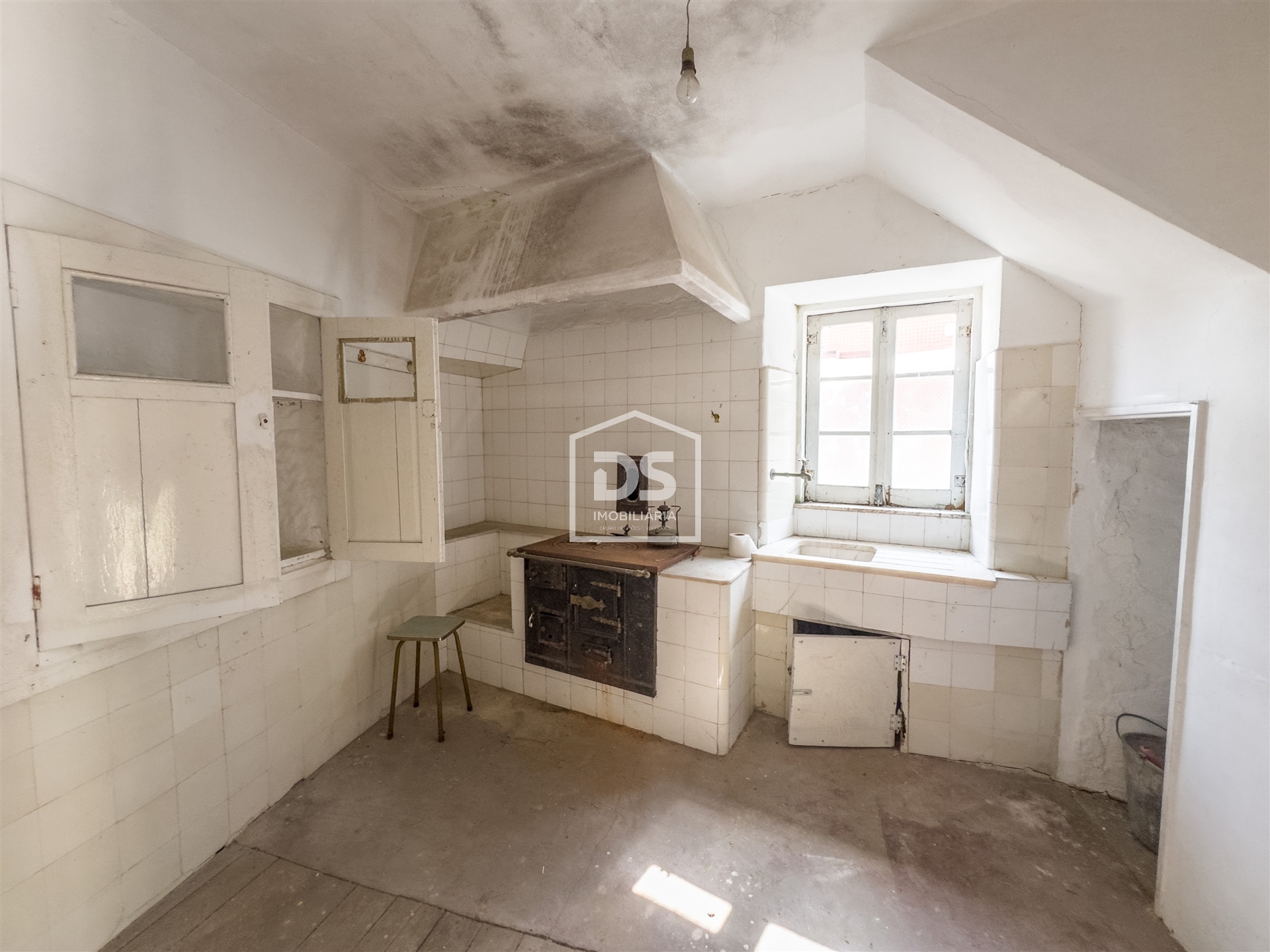 Detached house to restore T2